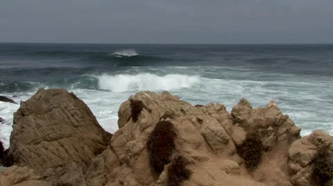 Waves crashing Stock-Footage 24433487