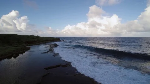 Waves crashing. Video stock 76138874