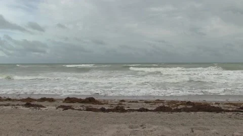 Waves crashing Stock Footage 142971122