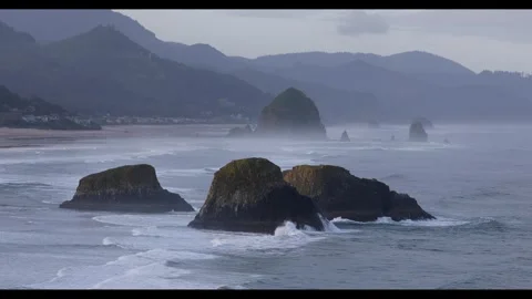 Waves crashing at Haystack Rock, Cannon Beach, Oregon Stock-Footage 285630283