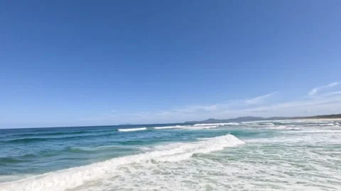 Waves Crashing at Nambucca Heads Beach 動画素材 297842728