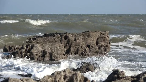 Waves Crashing Over Rocks Stock-Footage 86318524
