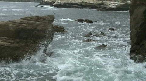 Waves Crashing on Rocks 03 Video stock 749619