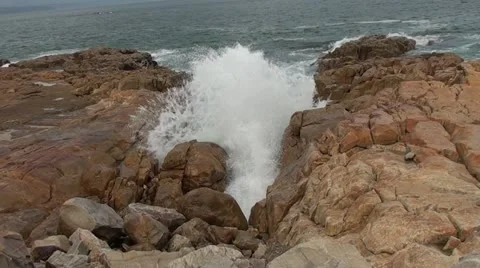 Waves crashing in to the rocks Stock Footage 12142370