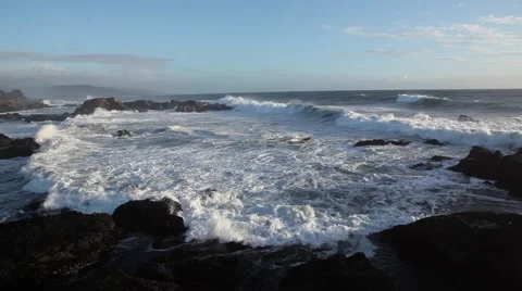 Waves Crashing on rocks Stock Footage 43071651