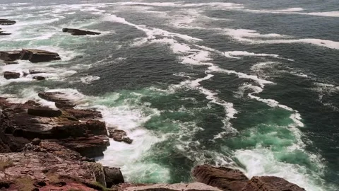 Waves Crashing On Rocks. Video stock 192835609