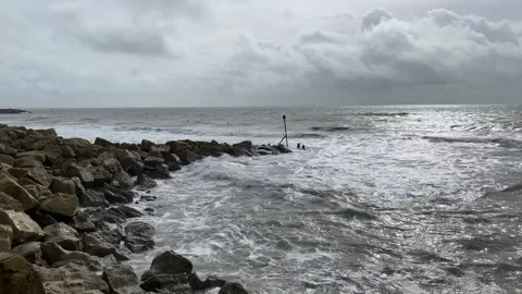 Waves crashing on rocks Stock-Footage 219738214