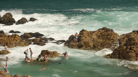 Waves crashing in slow motion at The Point, Mossel Bay. Vídeo Stock 57977089