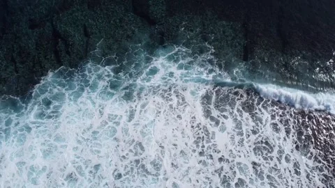Waves Crashing at Teahupoo 库存影片 162417296