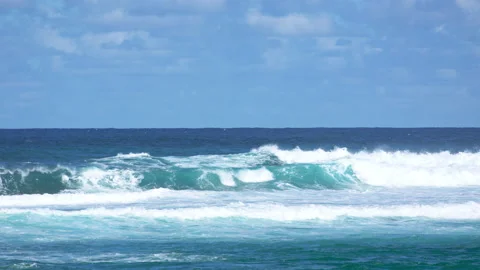 Waves crashing on a tropical reef Video stock 138458071