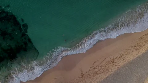 Waves Crashing on White Sandy Beach with Turquoise Blue Water in Hawaii Stock Footage 195066399