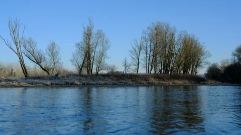 Waves at the danube river in Winter Stock-Footage 126522917