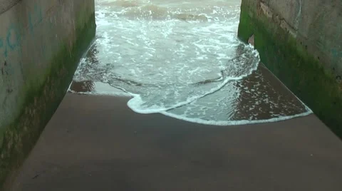 Waves down corridor Stock Footage 8825296