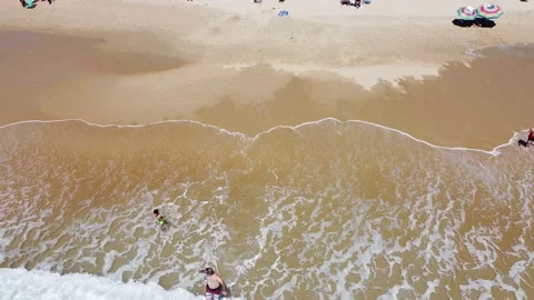 Waves Stockbeeldmateriaal 135054457