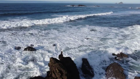 Waves gently breaking with foam Stockbeeldmateriaal 146667542