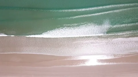 Waves highaltitude Vídeos de archivo 84355203