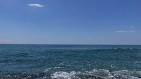 Waves hit the rocks Stock Footage 51426653