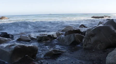 Waves Hitting Rocks on Beach 動画素材 41459882