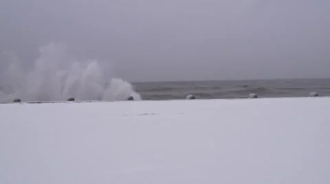 Waves hitting in sequence 動画素材 46226609