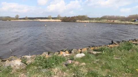 Waves hitting shoreline Stockbeeldmateriaal 10909686