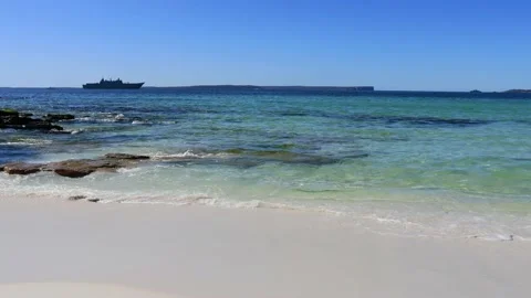 Waves on Hyams beach – white sand dunes around creek on a sunny day. Stock Footage 138929603