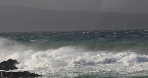 Waves at Ironwoods beach Видео 105896759