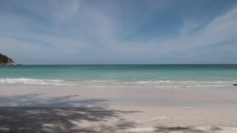 Waves lapping against empty beach, Haad Rin Beach, Ko Pha Ngan, Thailand 스톡 동영상 262491920