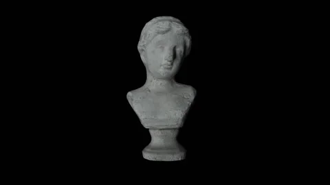 Waves of light gently wash an antique woman's head, as if admiring her beauty Stock Footage 152640696