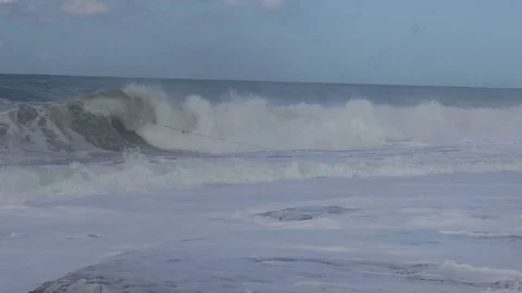 Waves on the Mediterranean sea Vidéo 81963844
