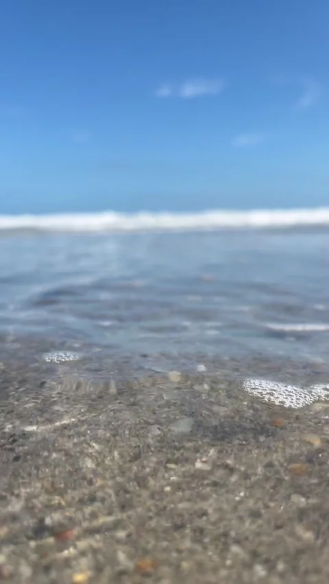 Waves in the Ocean Stockbeeldmateriaal 263359748