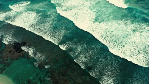 Waves over Mirrisa beach Sri lanka Video stock 245012407