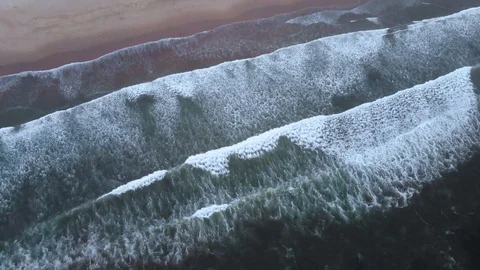 Waves of the pacific ocean, coast, Beach (La Serena, Chile) aerial view Vídeo Stock 120350037
