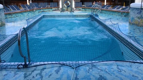 Waves in a pool on a cruise ship 스톡 동영상 95262143