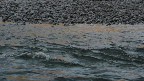 Waves on the river steyr on a cold morning in february Stock Footage 148779840