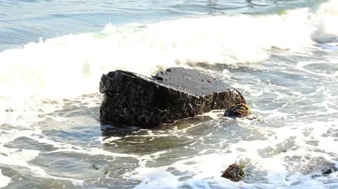 Waves on the rock Stock Footage 39160827