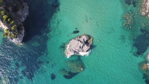 Waves to rock Stock Footage 154598410