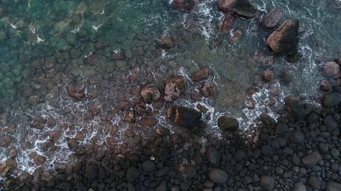 Waves on the rocks. Video stock 83990567