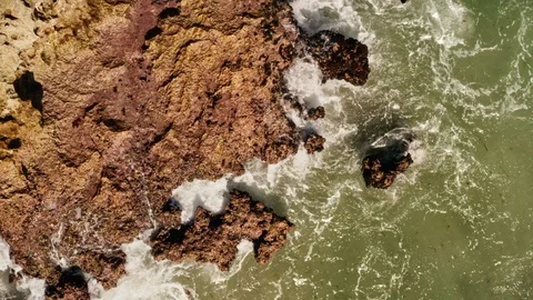 Waves on the rocks Stock-Footage 102975515