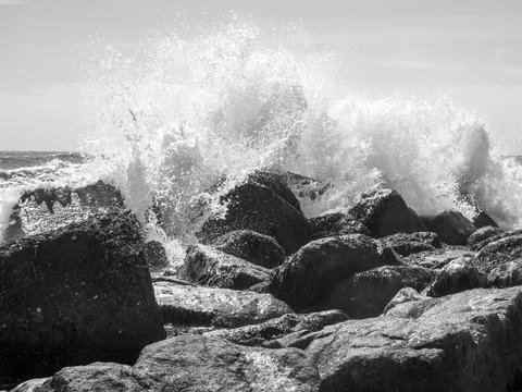 Waves on the rocks 스톡 사진