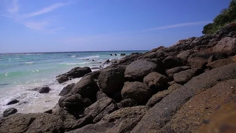 Waves on the Rocks, Waves on Cliffs in Thailand Video stock 83212702
