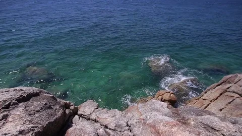 Waves on the Rocks, Waves on Cliffs in Thailand Video stock 83213008