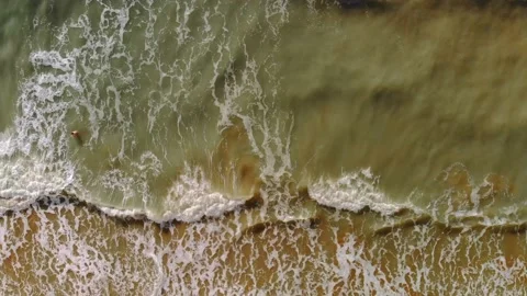 Waves roll onto shore. 스톡 동영상 158924664