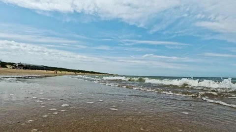 Waves rolling on the beach (audio) Vídeos de archivo 295053232