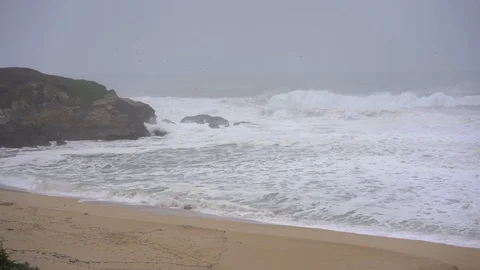 Waves sand beach. Misty. 스톡 동영상 112954318