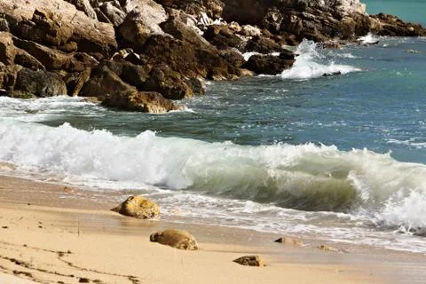 Waves of the sea break on the rocks. Foto stock