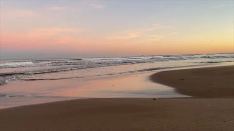 Waves at sea on dramatic sunset. Waves at sea during storm Stockbeeldmateriaal 171000422