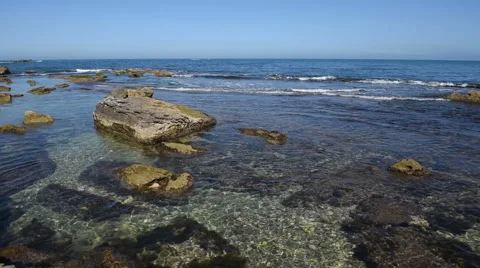 Waves on the sea landscape on a background of blue sky in Italy Vidéo 55549465
