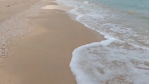 Waves of sea surf on sandy beach, slow motion 스톡 동영상 165198292
