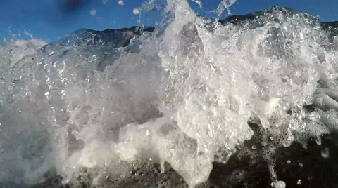 Waves on the shore of the beach in Greece 库存影片 68540223