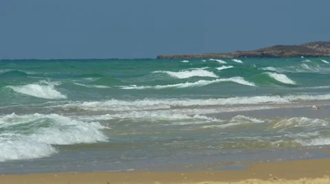 Waves at the shoreline 4k Vídeos de archivo 40544732